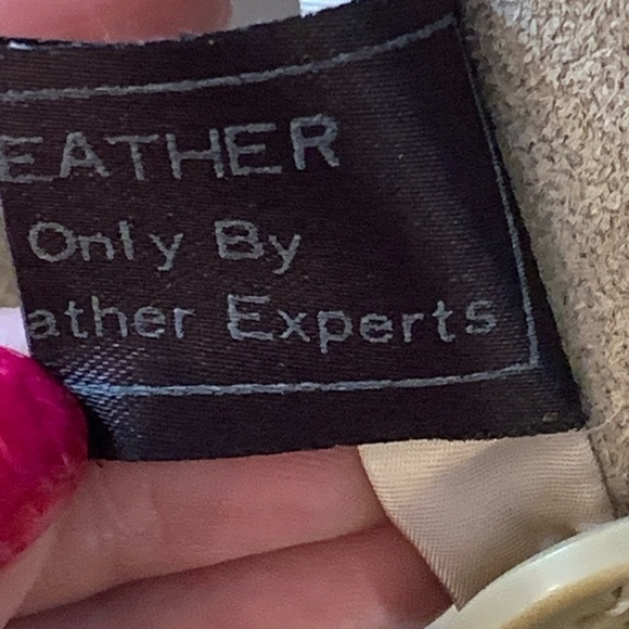 P.B.D. Suede jacket with belt in excellent Condition Tan color - Picture 8 of 8